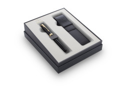 Parker Sonnet Black Lacquer GT Fountain Pen in a gift set with a case