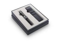 Parker Sonnet Black Lacquer CT Fountain Pen in a gift set