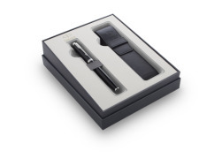 Parker IM Black CT Fountain Pen in a gift set with a case