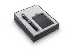 Parker Sonnet Black Laka GT Fountain Pen in a gift set with a credit card holder